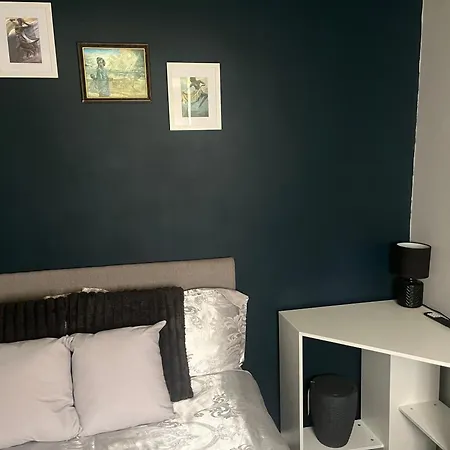 Queenomega'S Home Stay London Exterior photo